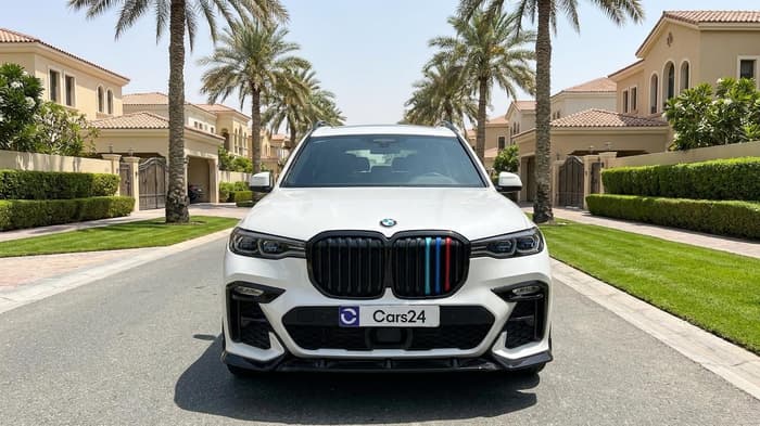 2020 BMW X7-Front View