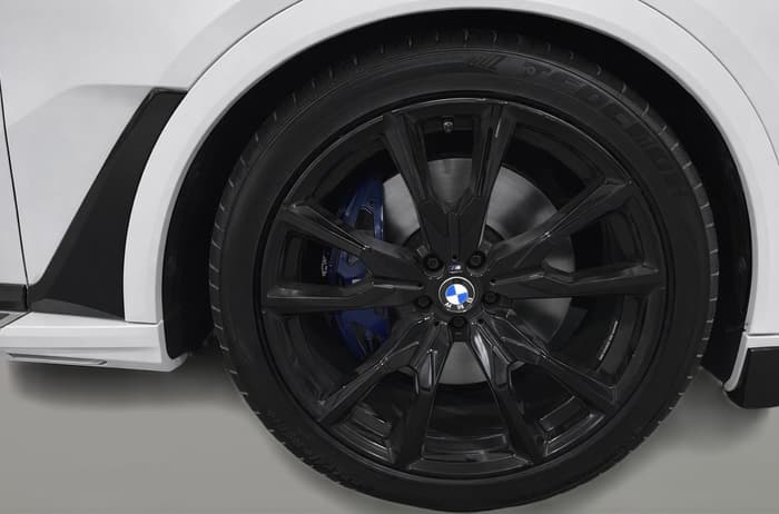 2020 BMW X7-Right Front Tyre