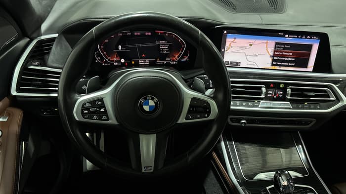 2020 BMW X7-Steering Wheel Close-up
