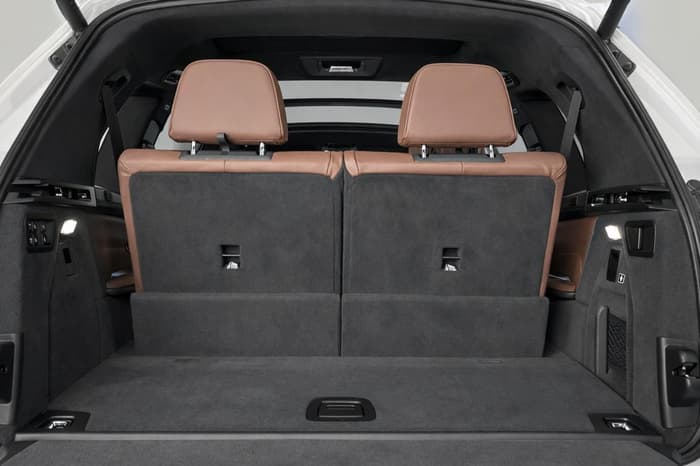 2020 BMW X7-Boot Inside View