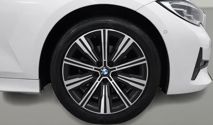 2021 BMW 320I-Right Front Tyre