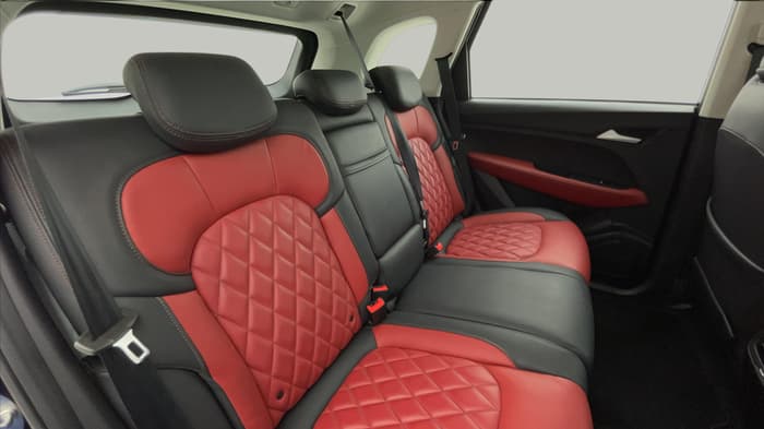 2023 CHEVROLET CAPTIVA-Right Side Door Cabin View