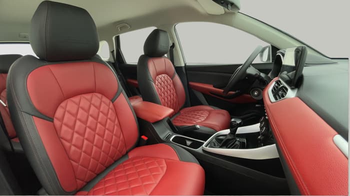 2023 CHEVROLET CAPTIVA-Right Side Front Door Cabin View
