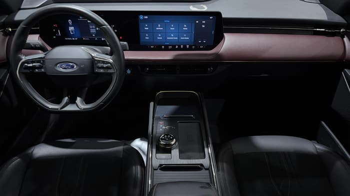 2023 FORD TAURUS-Dashboard View