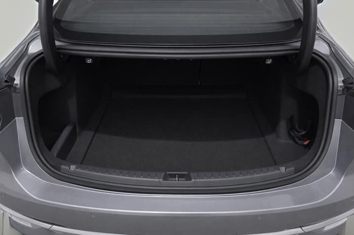 2023 FORD TAURUS-Boot Inside View