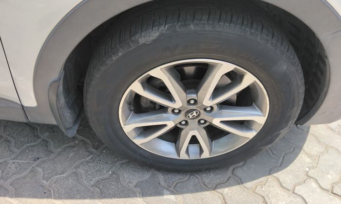 2014 HYUNDAI SANTA FE-Exterior_Dealer_Images_FrontLeftRightBack/IMG_20260907_105216.jpg.jpg