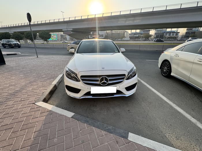2015 MERCEDES BENZ C 200-heroimage/heroImage_1789889057_a5998607-d94f-4291-ab75-8e88932a45d4.jpeg