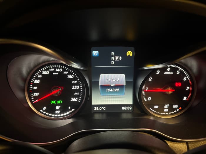 2015 MERCEDES BENZ C 200-interiorimage/interiorImage_1789889113_40c7eb5f-0085-42a8-806a-3cd354e7deb6.jpeg
