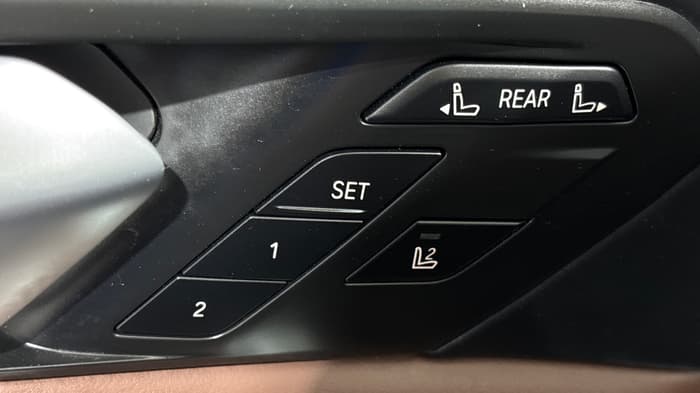 2020 BMW X7-Memory Seats